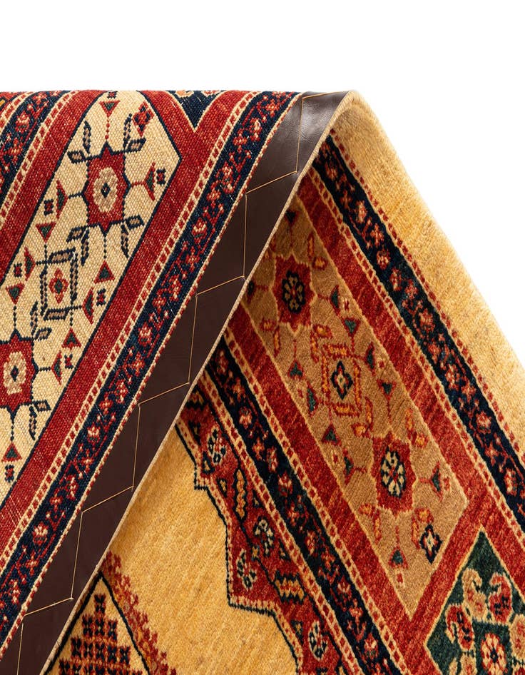 Detail image of 3' 6 x 5' 9 Kashkuli Rug