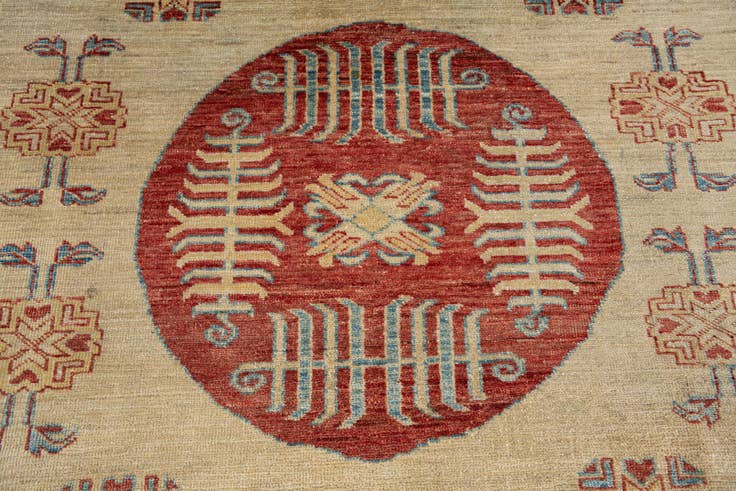 Detail image of 6' 6 x 9' 7 Hand Knotted Kazak Wool Rug
