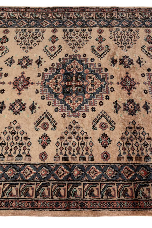 Detail image of 4' 3 x 6' 7 Hand Knotted Kazak Wool Rug