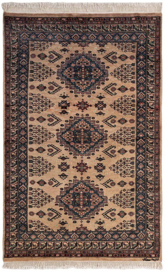 Detail image of 4' 3 x 6' 7 Hand Knotted Kazak Wool Rug