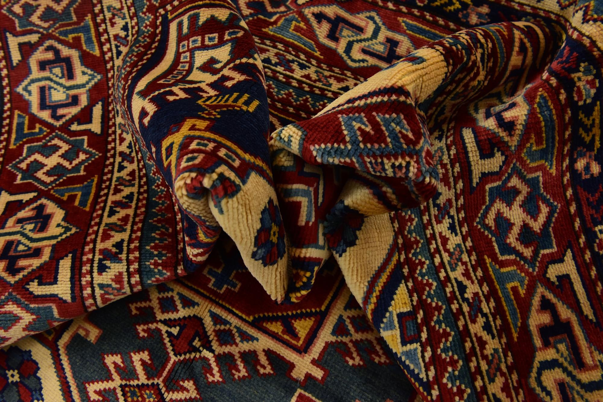 5' x 6' 6 Hand Knotted Kazak Rug