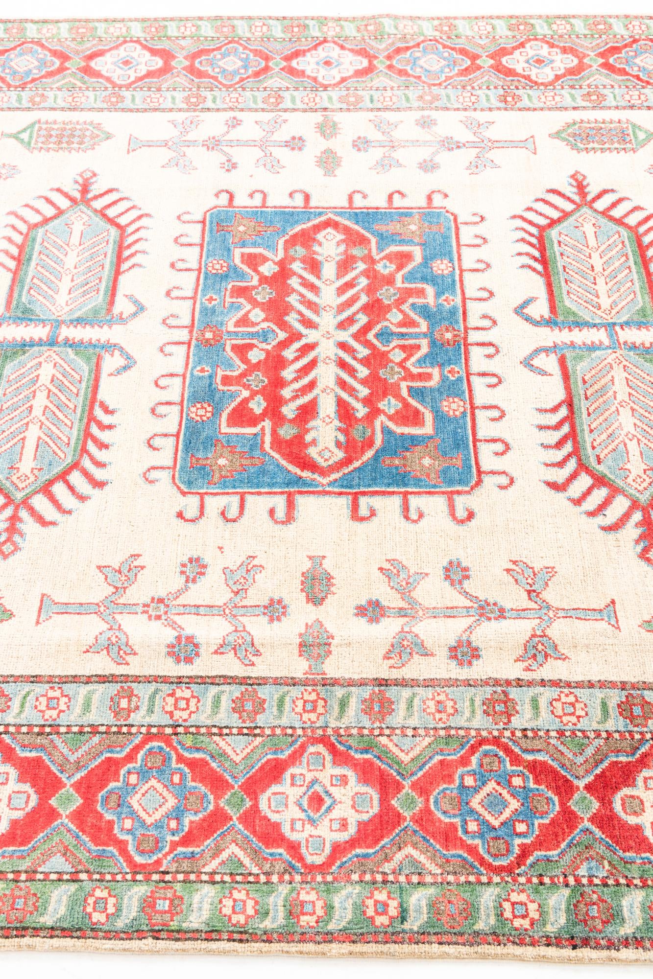 6' x 9' 1 Hand Knotted Kazak Rug