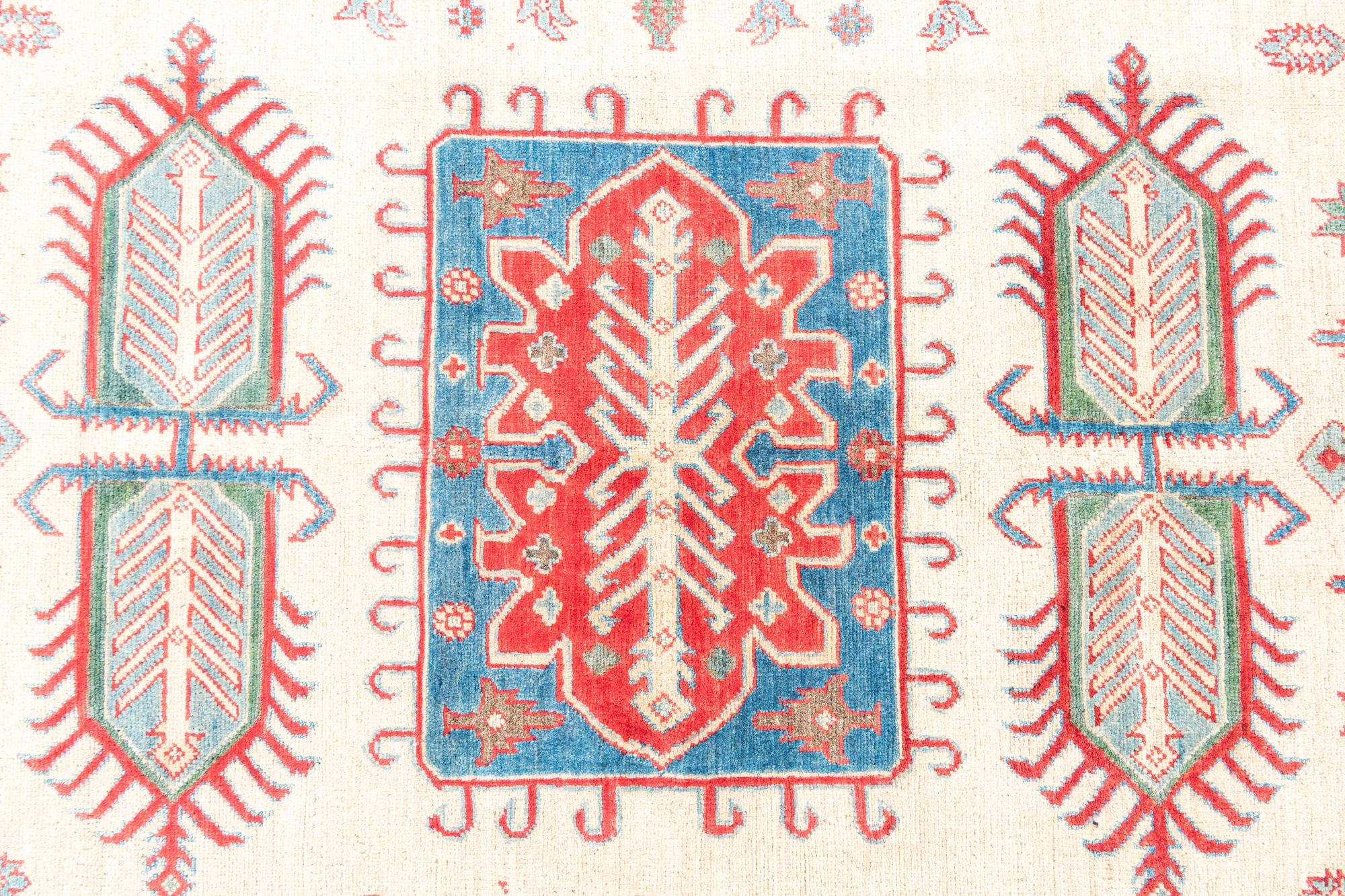 6' x 9' 1 Hand Knotted Kazak Rug