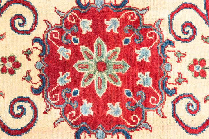 2' 9 x 4' Hand Knotted Kazak Rug
