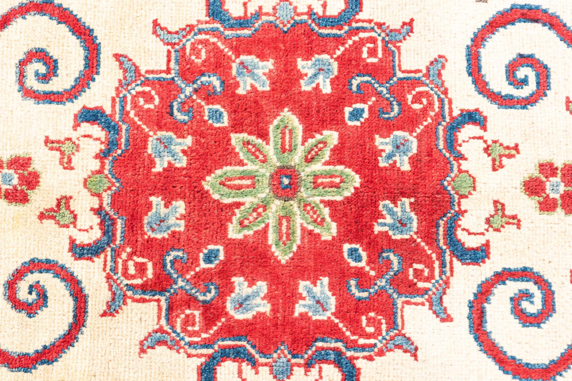 2' 8 x 4' 2 Hand Knotted Kazak Rug