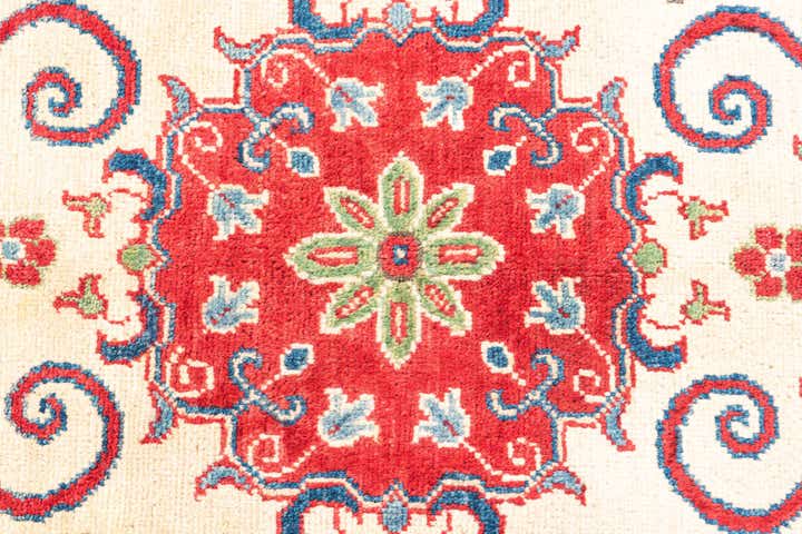 2' 8 x 4' 2 Hand Knotted Kazak Rug