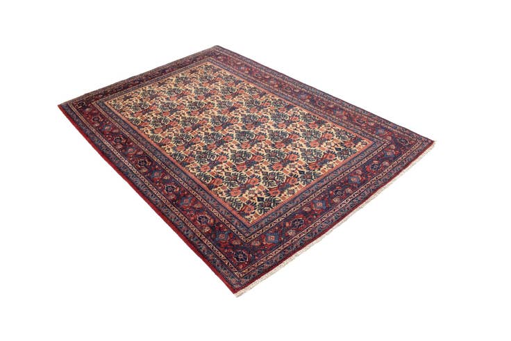 Detail image of 4' 3 x 6' 3 Hand Knotted Kermanshah Persian Rug