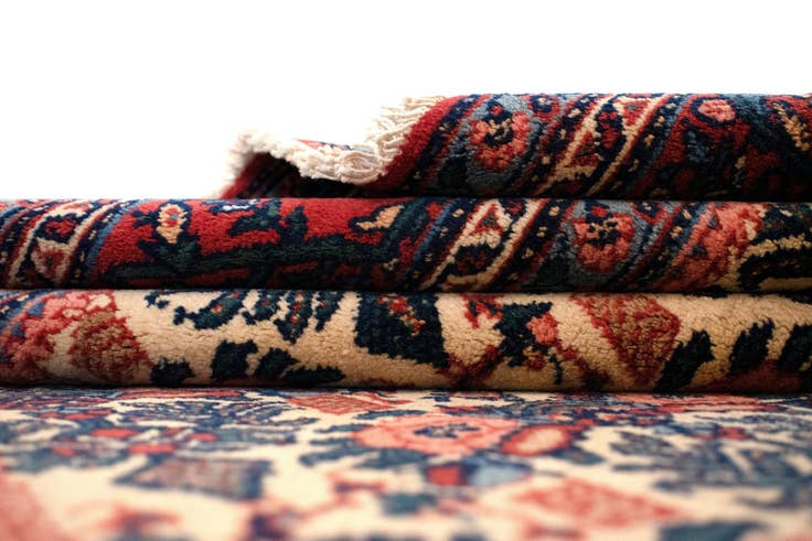 Detail image of 4' 3 x 6' 3 Hand Knotted Kermanshah Persian Rug