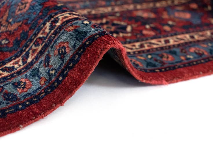 Detail image of 4' 3 x 6' 3 Hand Knotted Kermanshah Persian Rug