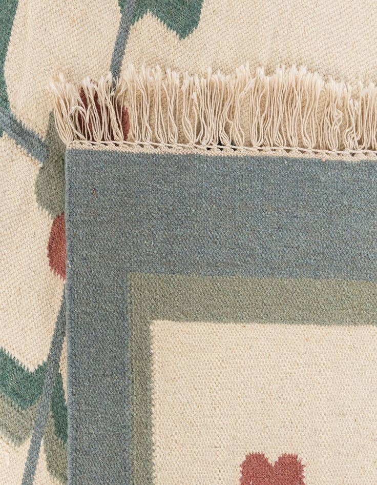 Detail image of 4' 5 x 6' 4 Hand Woven Kilim Dhurrie Wool Rug