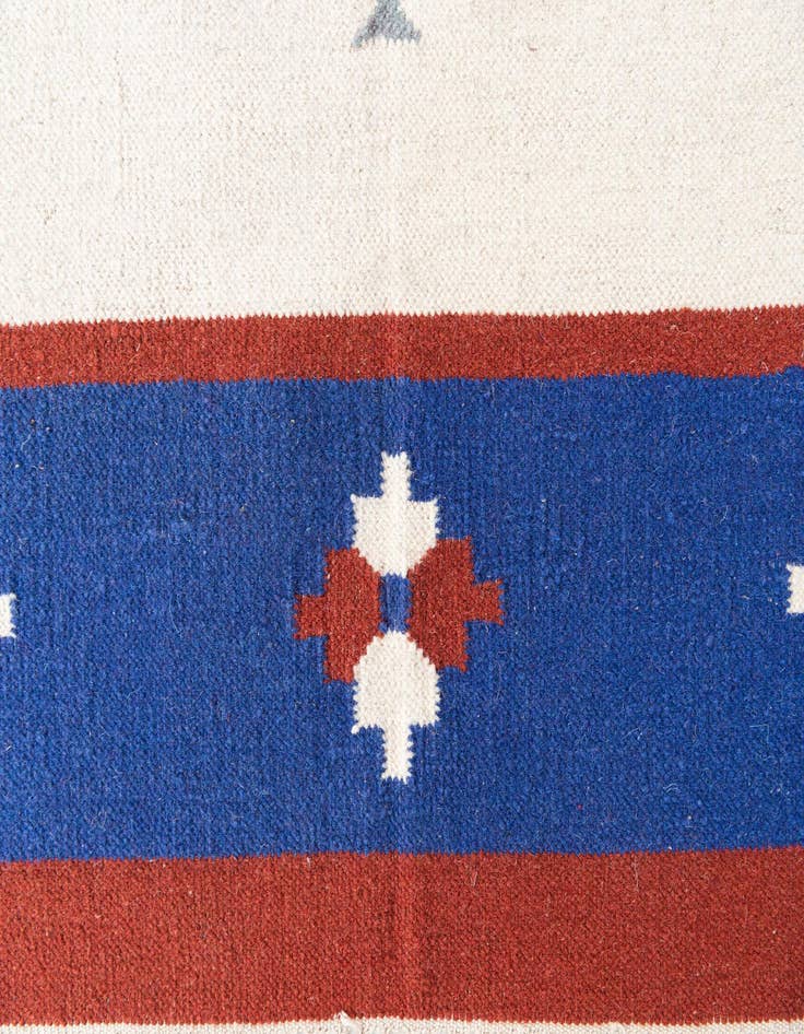 Detail image of 6' 6 x 7' 10 Hand Woven Kilim Dhurrie Wool Rug