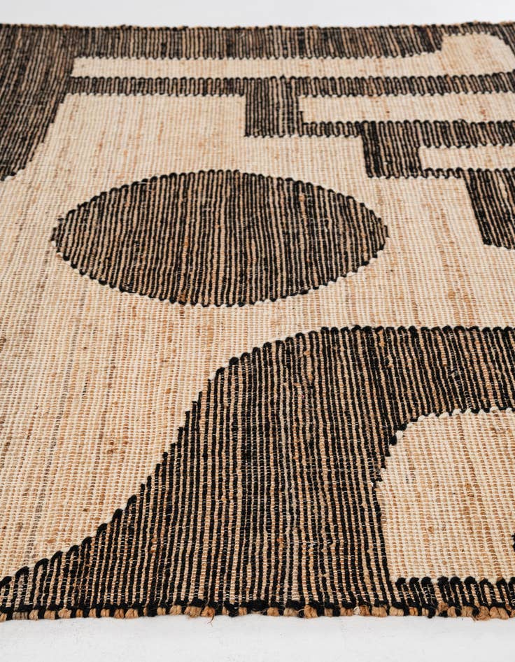 Detail image of 5' 2 x 8'  Hand Woven Kilim Jute Rug