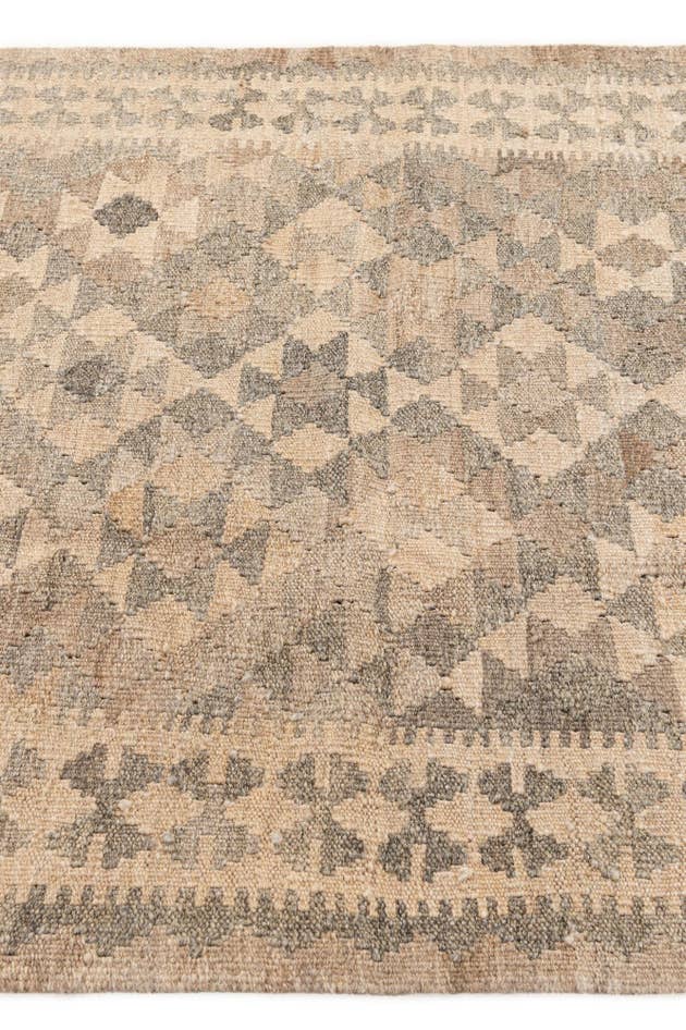 Detail image of 3' 3 x 4' 9 Hand Woven Kilim Maymana Wool Rug