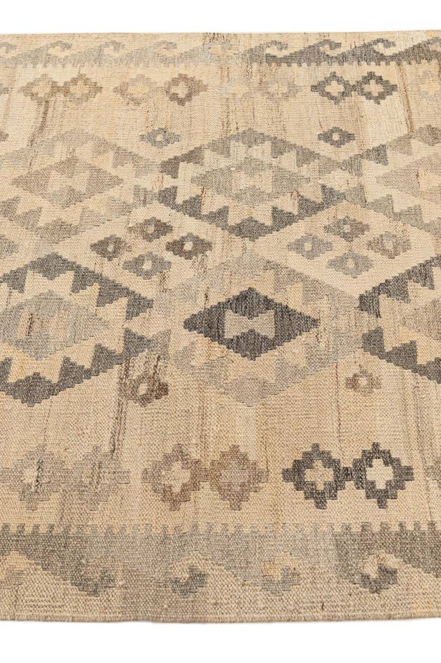 Detail image of 3' 5 x 4' 11 Hand Woven Kilim Maymana Wool Rug