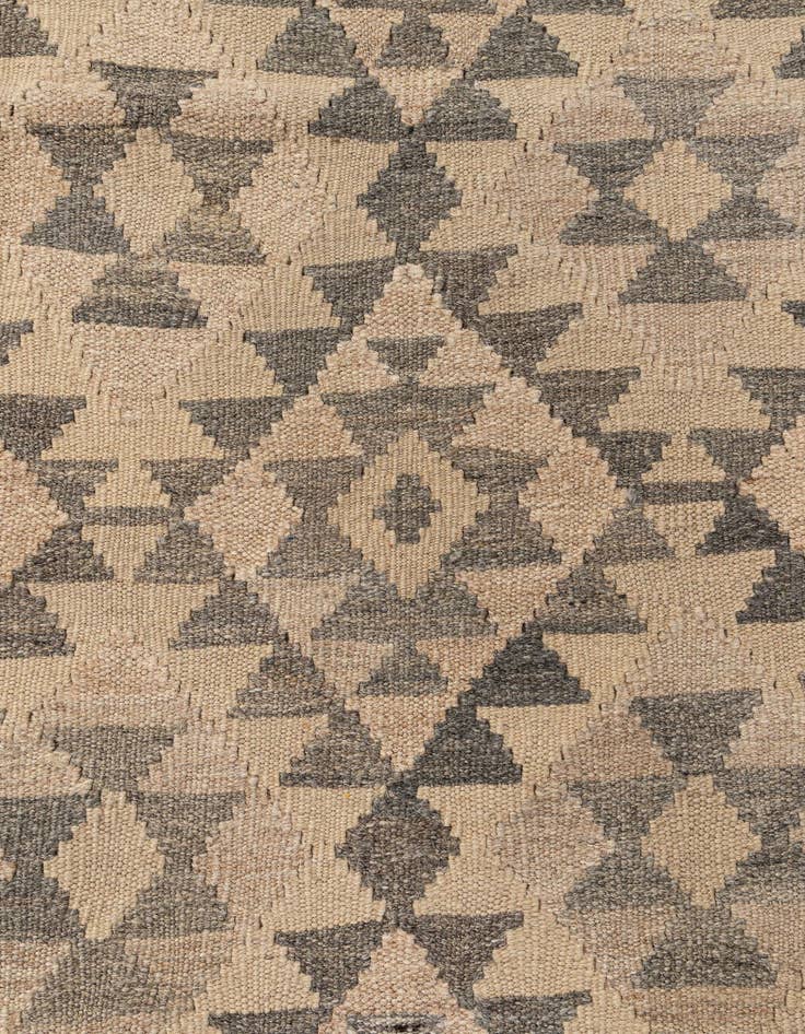 Detail image of 3' 10 x 5' 10  Hand Woven Kilim Maymana Wool Rug