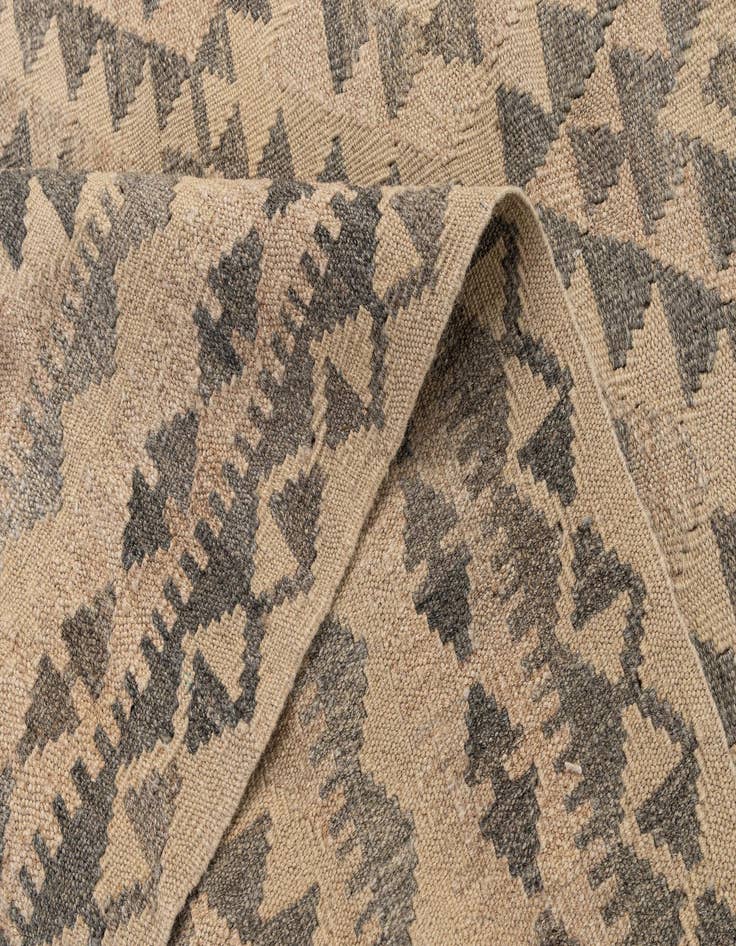 Detail image of 3' 10 x 5' 10  Hand Woven Kilim Maymana Wool Rug