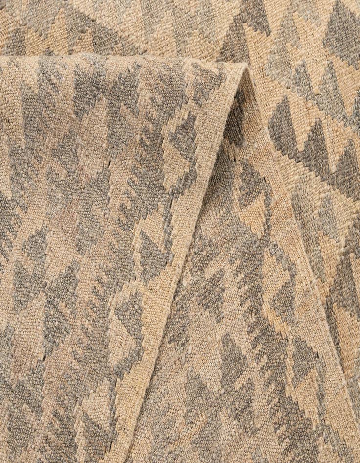 Detail image of 5' x 6' 5  Hand Woven Kilim Maymana Wool Rug