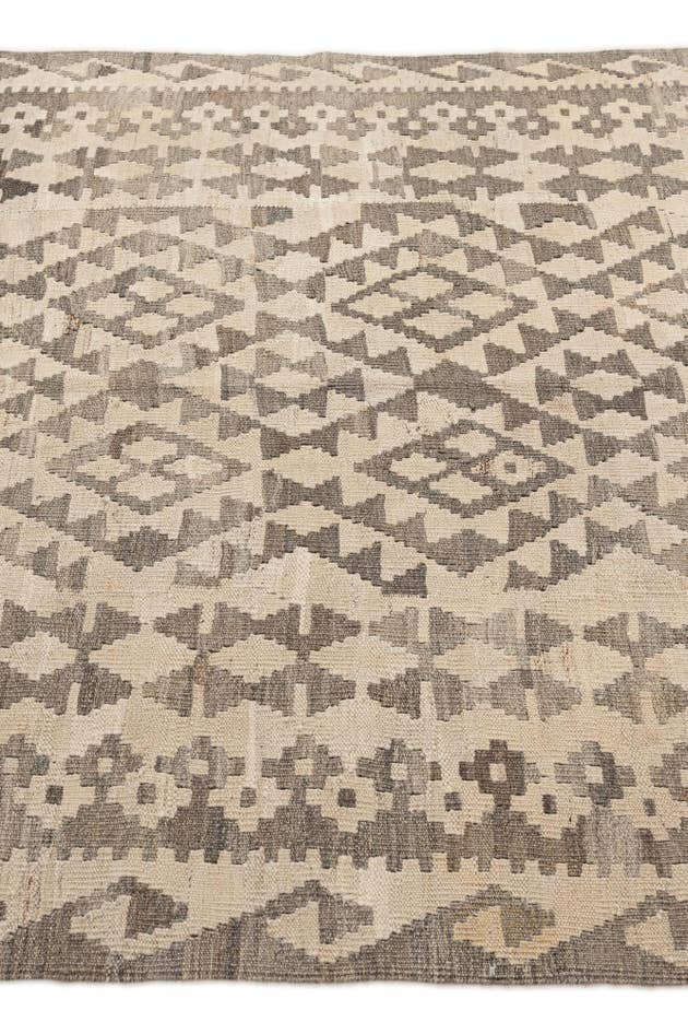 Detail image of 5' 1 x 6' 8 Hand Woven Kilim Maymana Wool Rug