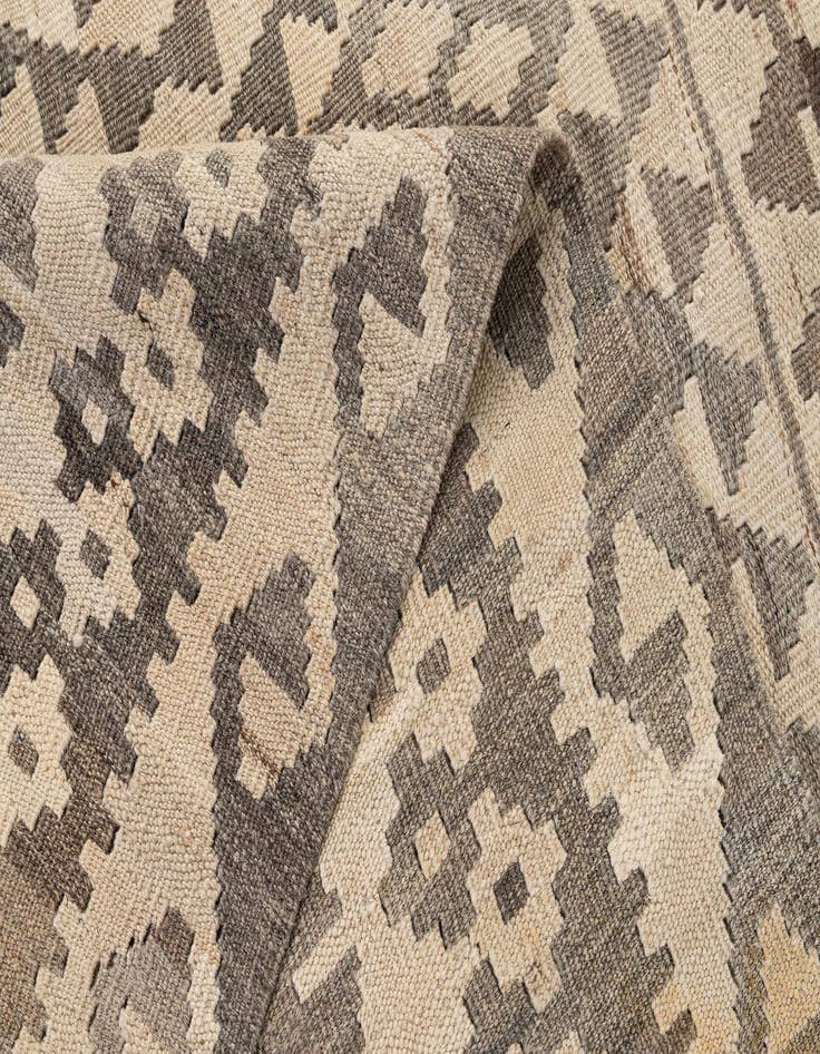 Detail image of 5' 1 x 6' 8  Hand Woven Kilim Maymana Wool Rug