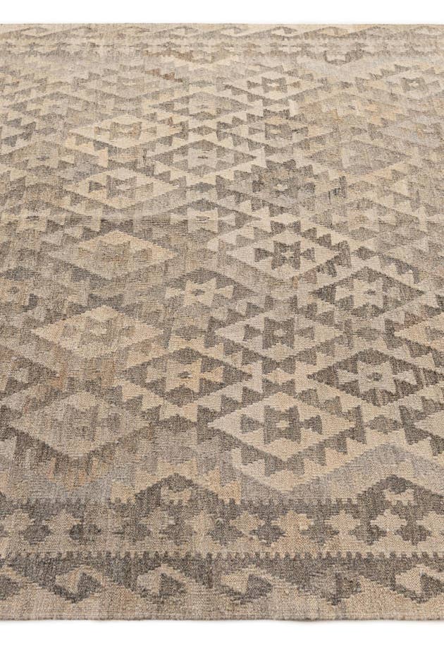 Detail image of 5' 9 x 7' Hand Woven Kilim Maymana Wool Rug