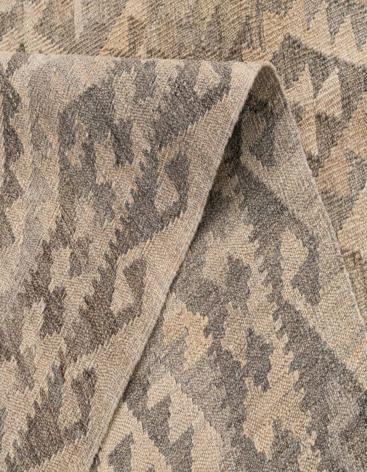 Detail image of 5' 9 x 7'  Hand Woven Kilim Maymana Wool Rug