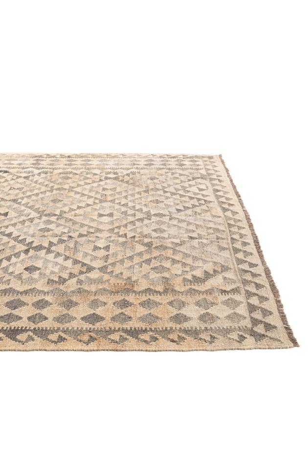 Detail image of 5' 10 x 7' 11 Hand Woven Kilim Maymana Wool Rug