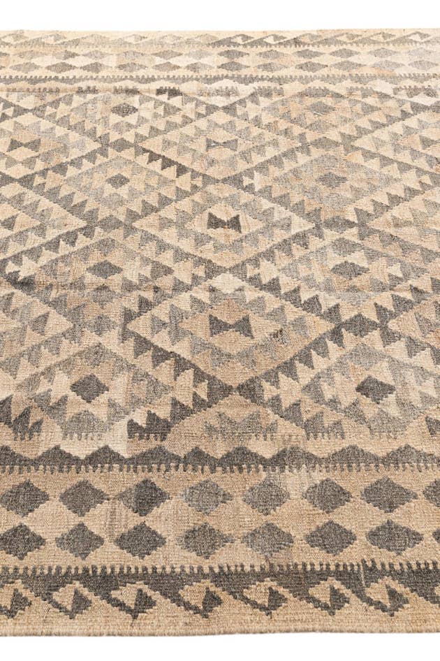 Detail image of 5' 10 x 7' 11 Hand Woven Kilim Maymana Wool Rug