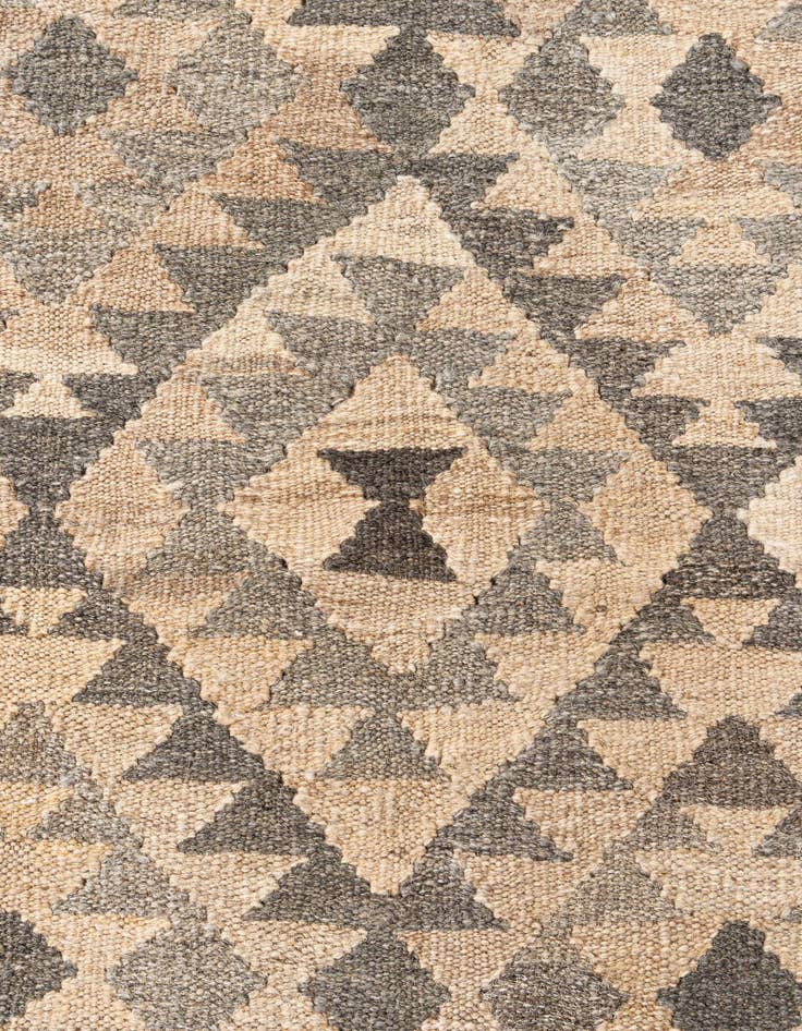 Detail image of 5' 10 x 7' 11  Hand Woven Kilim Maymana Wool Rug