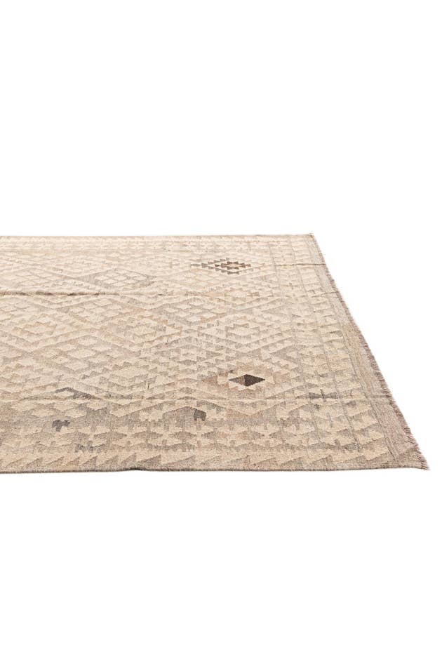 Detail image of 6' 4 x 8' 1 Hand Woven Kilim Maymana Wool Rug