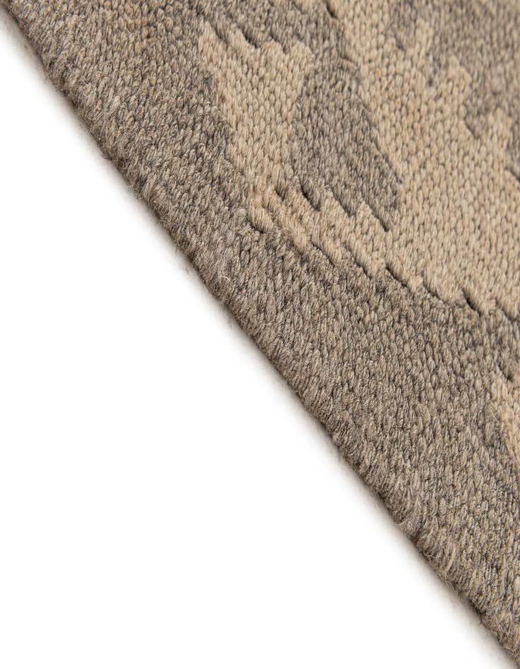 Detail image of 6' 2 x 9' 1  Hand Woven Kilim Maymana Wool Rug