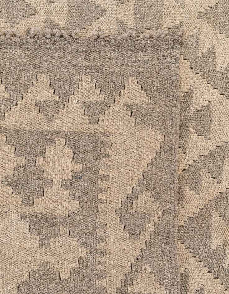 Detail image of 6' 2 x 9' 1  Hand Woven Kilim Maymana Wool Rug