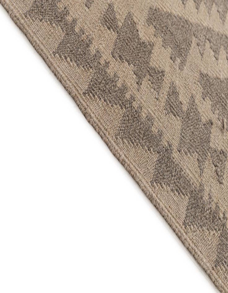 Detail image of 6' 8 x 9' 9  Hand Woven Kilim Maymana Wool Rug