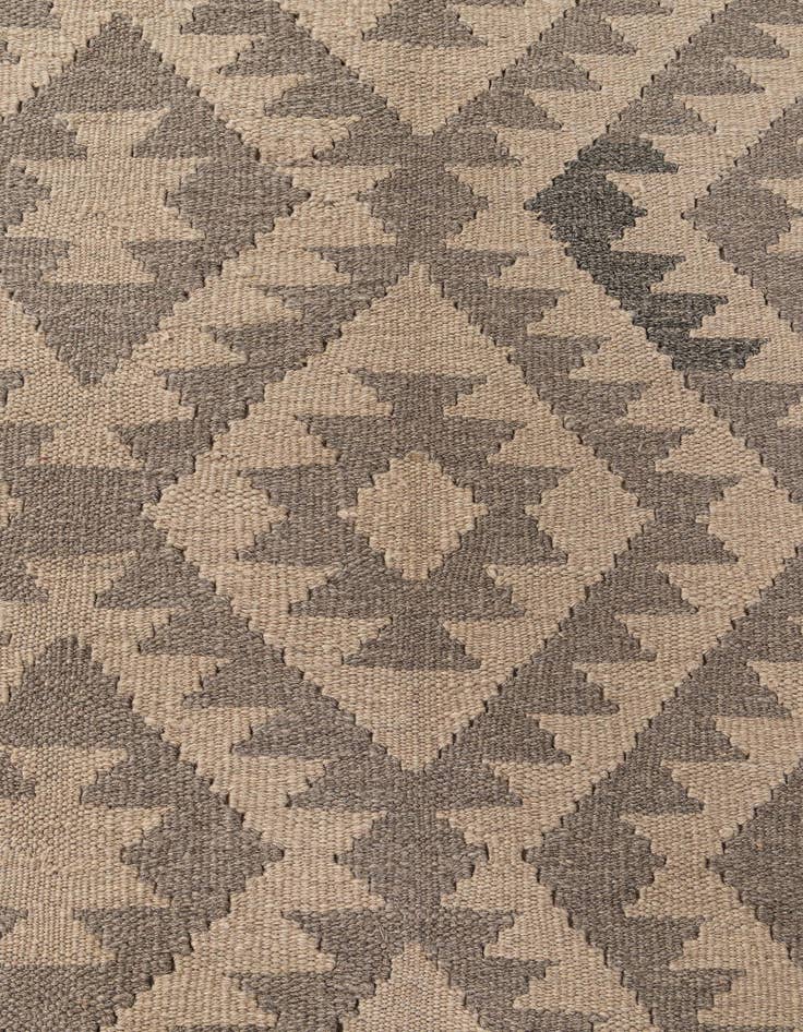 Detail image of 6' 8 x 9' 9  Hand Woven Kilim Maymana Wool Rug