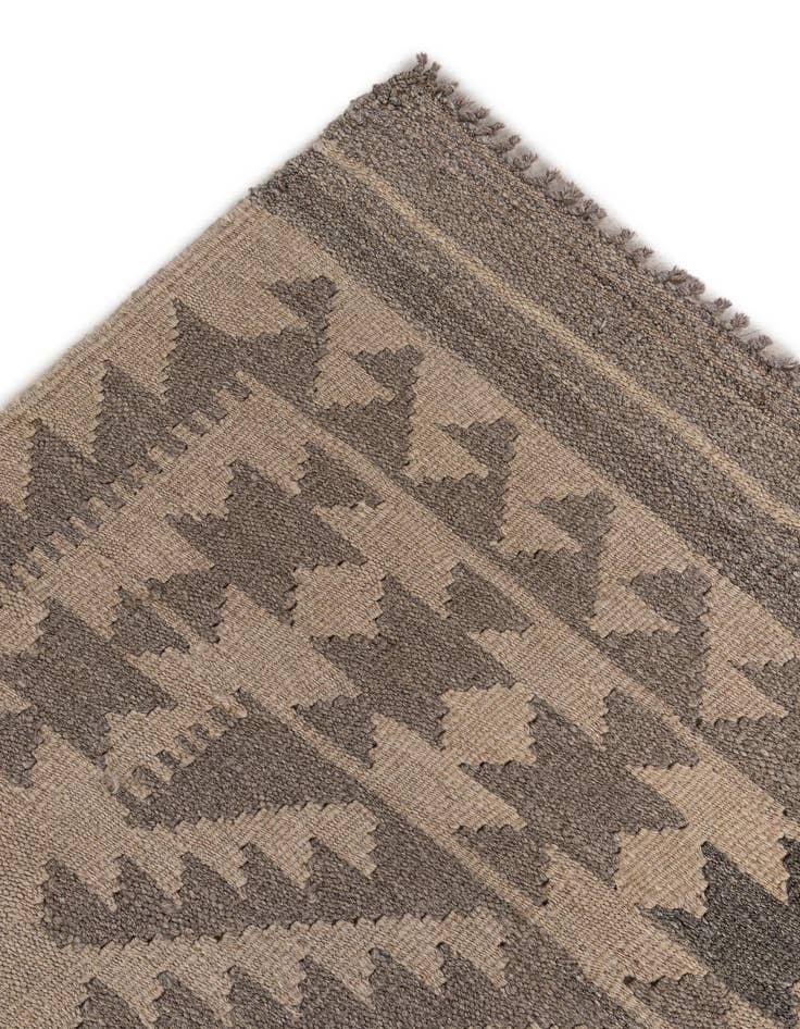 Detail image of 6' 8 x 9' 9  Hand Woven Kilim Maymana Wool Rug