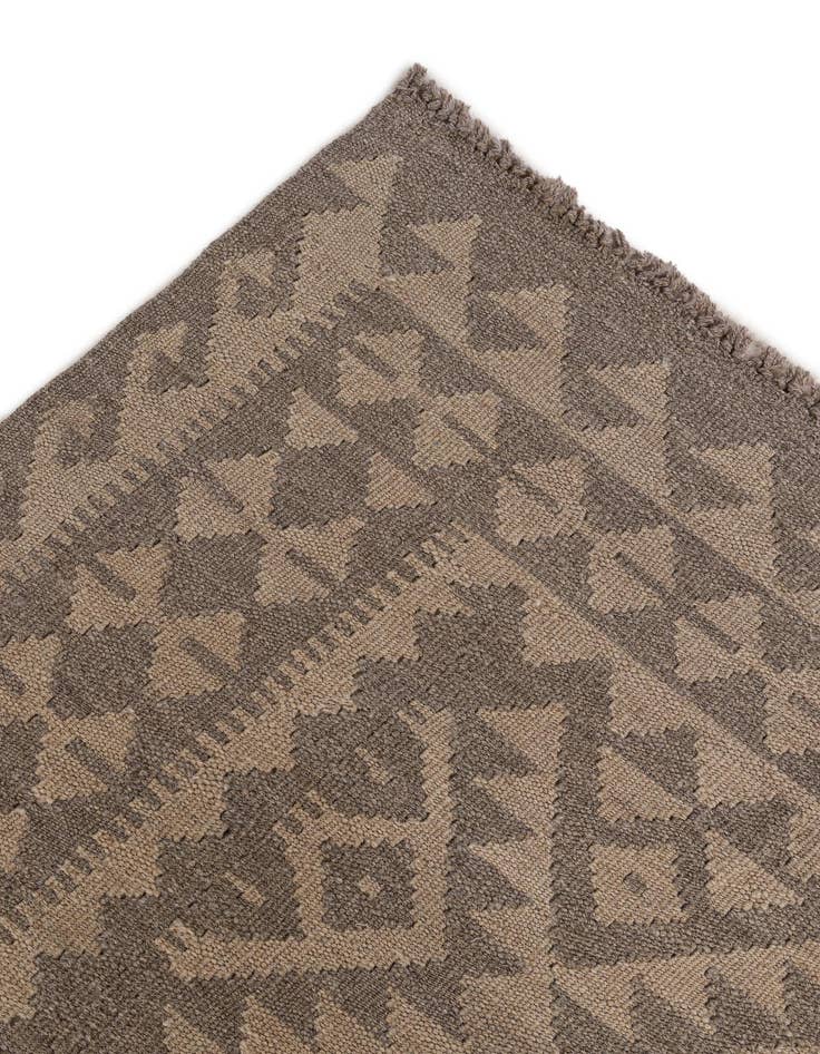 Detail image of 6' 8 x 9' 7  Hand Woven Kilim Maymana Wool Rug