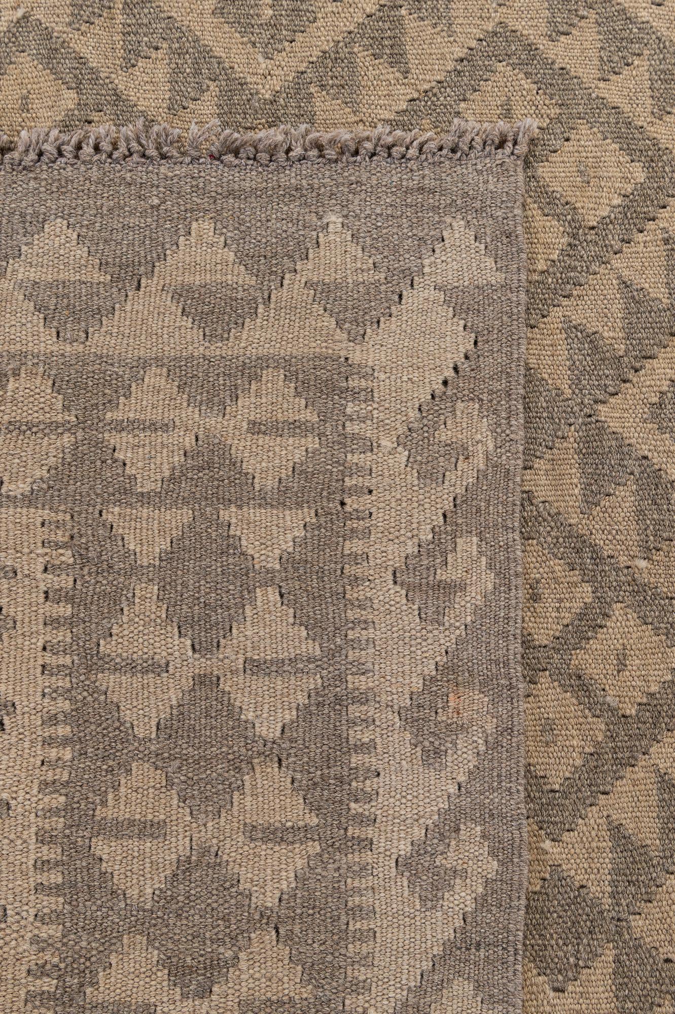 6' 8 x 9' 7 Hand Woven Kilim Maymana Wool Rug
