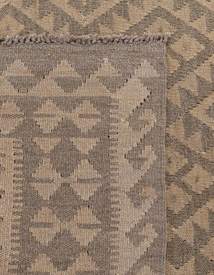 Detail image of 6' 8 x 9' 7  Hand Woven Kilim Maymana Wool Rug