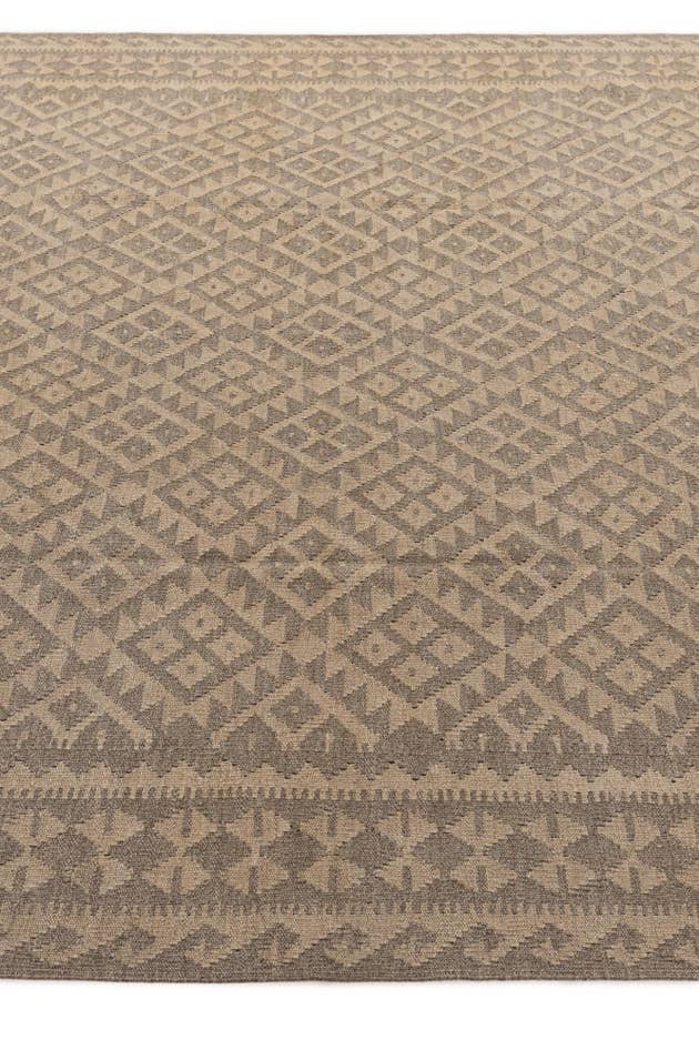 Detail image of 6' 8 x 9' 7 Hand Woven Kilim Maymana Wool Rug