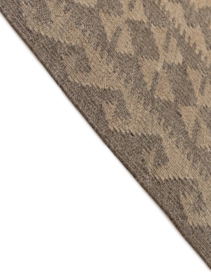 Detail image of 6' 8 x 9' 7  Hand Woven Kilim Maymana Wool Rug