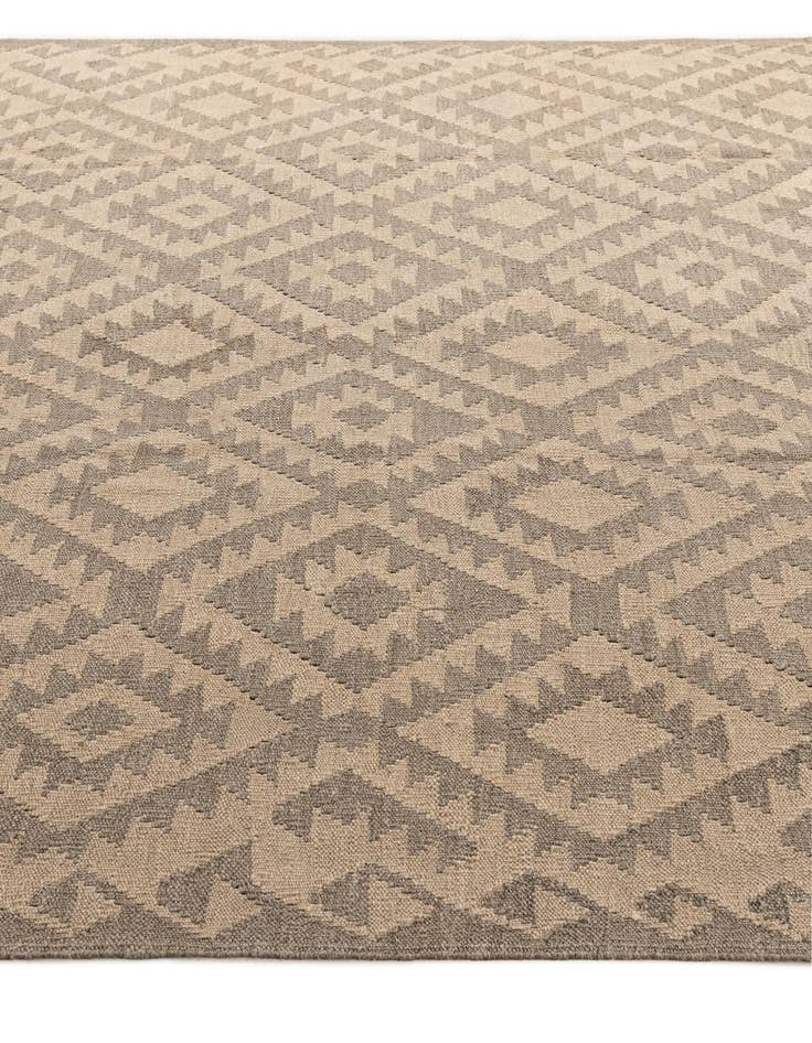 Detail image of 6' 6 x 9' 9  Hand Woven Kilim Maymana Wool Rug