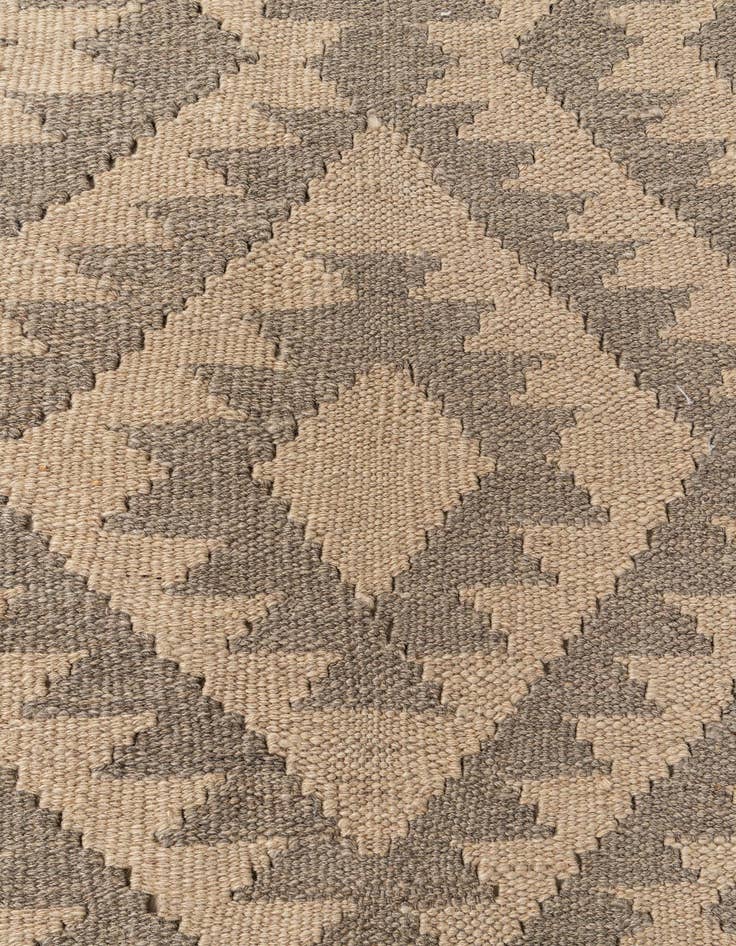 Detail image of 6' 6 x 9' 9  Hand Woven Kilim Maymana Wool Rug