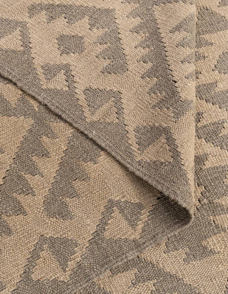 Detail image of 6' 6 x 9' 9  Hand Woven Kilim Maymana Wool Rug