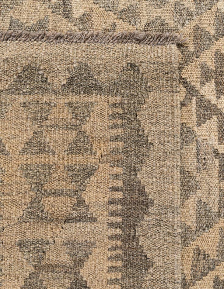 Detail image of 6' 8 x 9' 5  Hand Woven Kilim Maymana Wool Rug