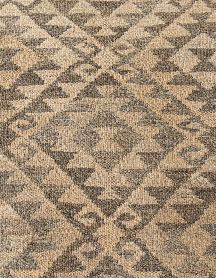 Detail image of 6' 8 x 9' 5  Hand Woven Kilim Maymana Wool Rug