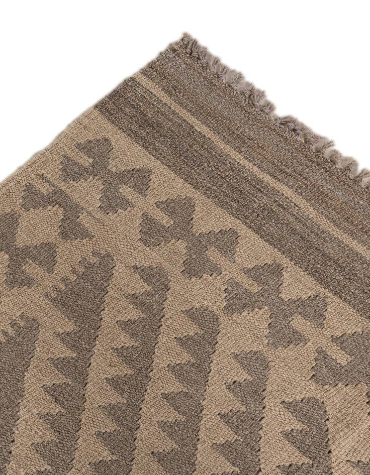 Detail image of 6' 8 x 9' 8  Hand Woven Kilim Maymana Wool Rug