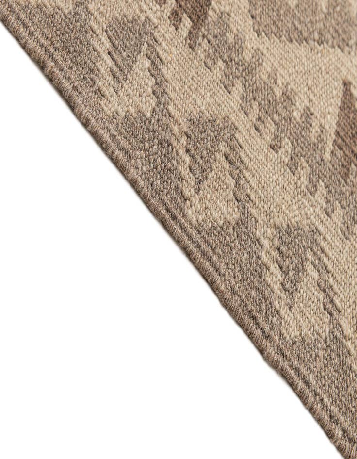 Detail image of 6' 5 x 9' 10  Hand Woven Kilim Maymana Wool Rug