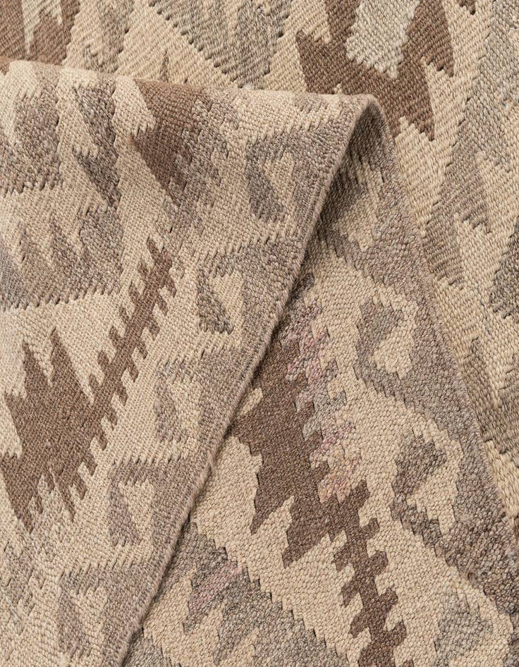 Detail image of 6' 5 x 9' 10  Hand Woven Kilim Maymana Wool Rug