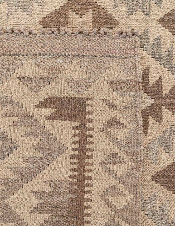 Detail image of 6' 5 x 9' 10  Hand Woven Kilim Maymana Wool Rug