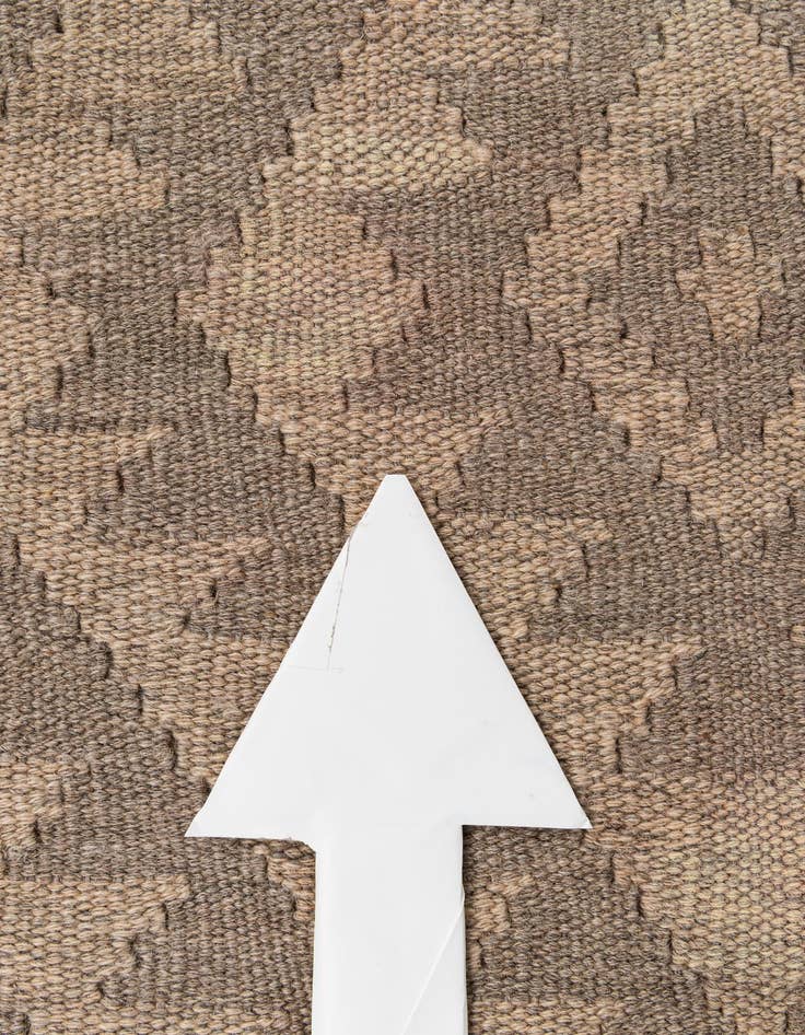 Detail image of 6' 11 x 9' 10  Hand Woven Kilim Maymana Wool Rug