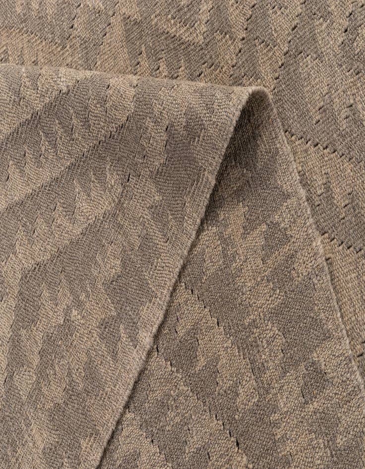 Detail image of 6' 11 x 9' 10  Hand Woven Kilim Maymana Wool Rug